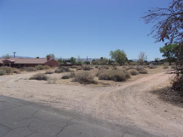 Tiger Tail Rd, Apple Valley, CA 92307