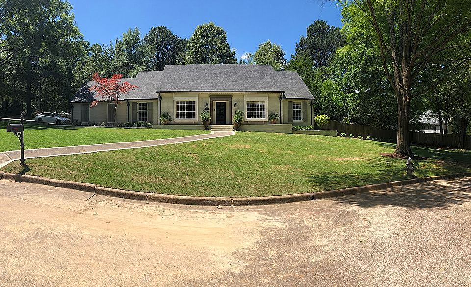 1st image of 2251 Thorncroft Dr