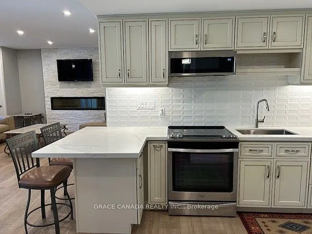 3130 Hines Dr #LOWER — Photo 5