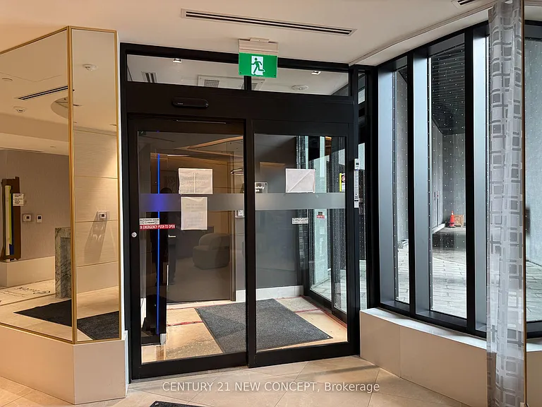 5858 Yonge St #LPH08 — Photo 31