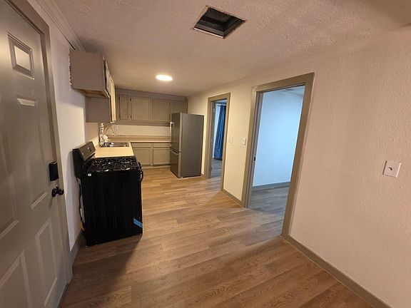 4th image of 10115 Sand Springs Ave