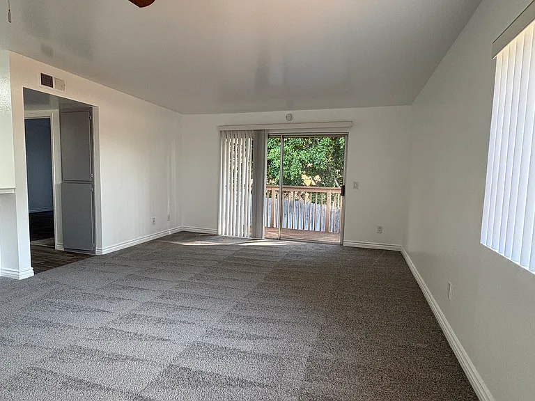 8557 Lemon Ave #20 — Photo 4