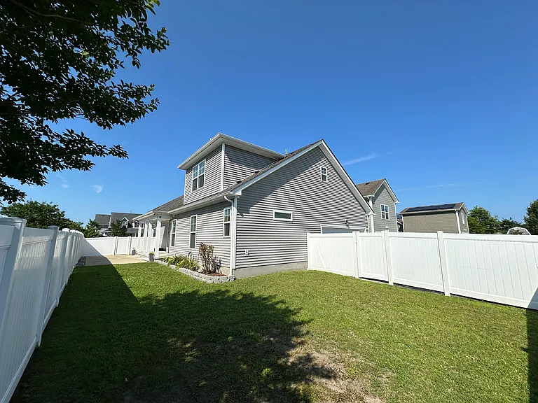 2212 Martlet Ln — Photo 43
