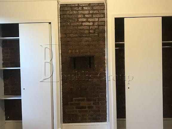 4th image of 2547 35th St APT 2R