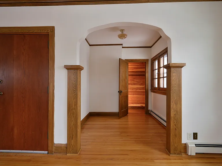 1303 Vincent Ave N — Photo 6