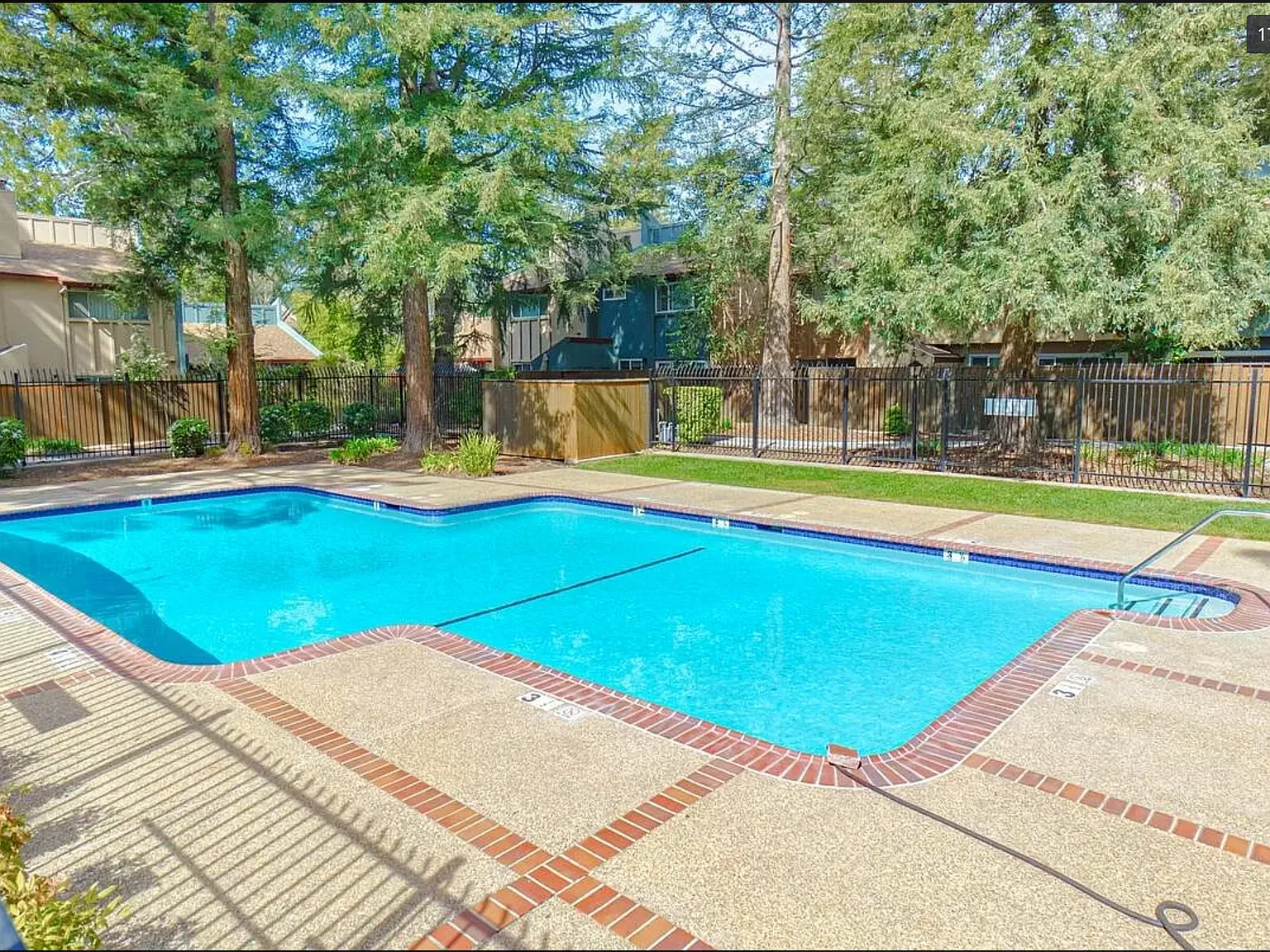 2 bed, 1.5 bath, 1120 sqft, $2,400 — Photo 3