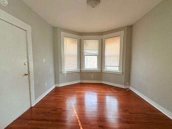 4th image of 58 White St #33
