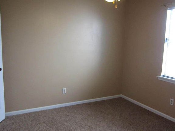 4th image of 255 Blue Pool Dr