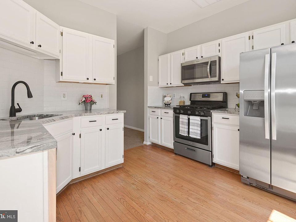 1st image of 44182 Mossy Brook Sq
