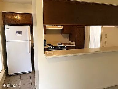 4th image of 2520 Cypress Dr