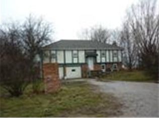 21595 W 197th St, Spring Hill, KS 66083