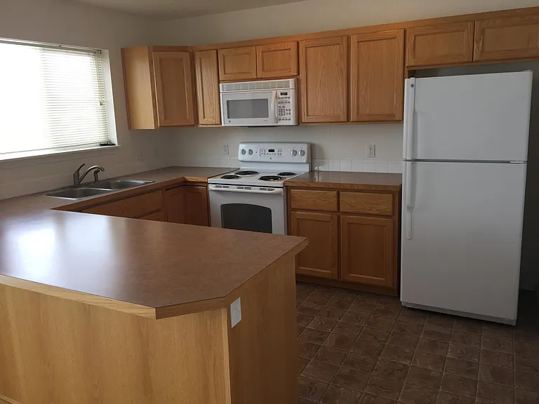 1172 SW Lost Trail Dr — Photo 4