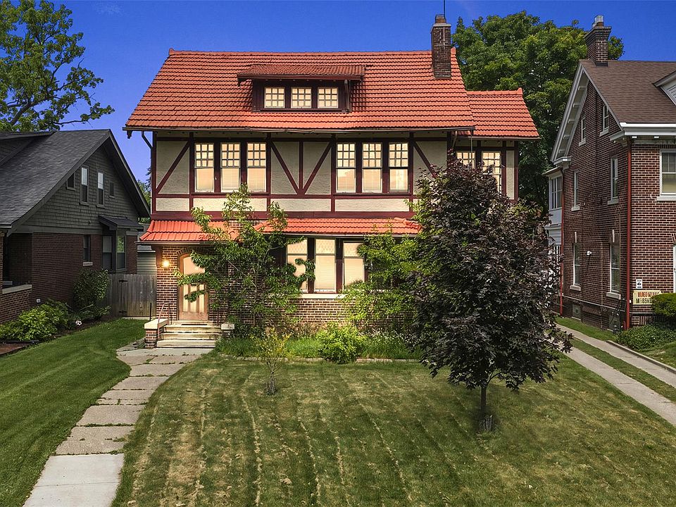 1st image of 3456 Burns St