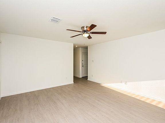 4th image of 2217 La Vista Ln