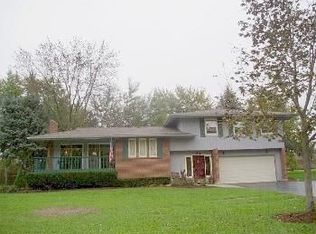 34 Mayflower Dr, Batavia, IL