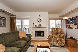 4th image of 293 Mulholland Ave