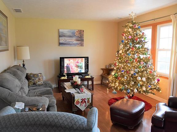 3rd image of 143 Georgett Dr