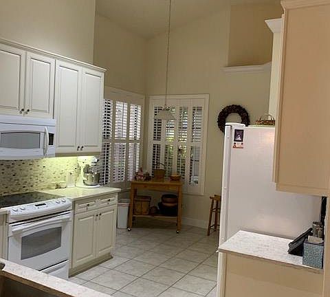 2nd image of 28 River Park Dr N Unit 28