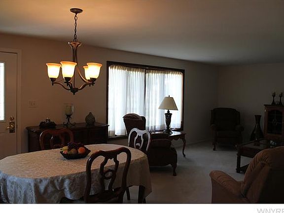 3rd image of 110 Gregory Ct