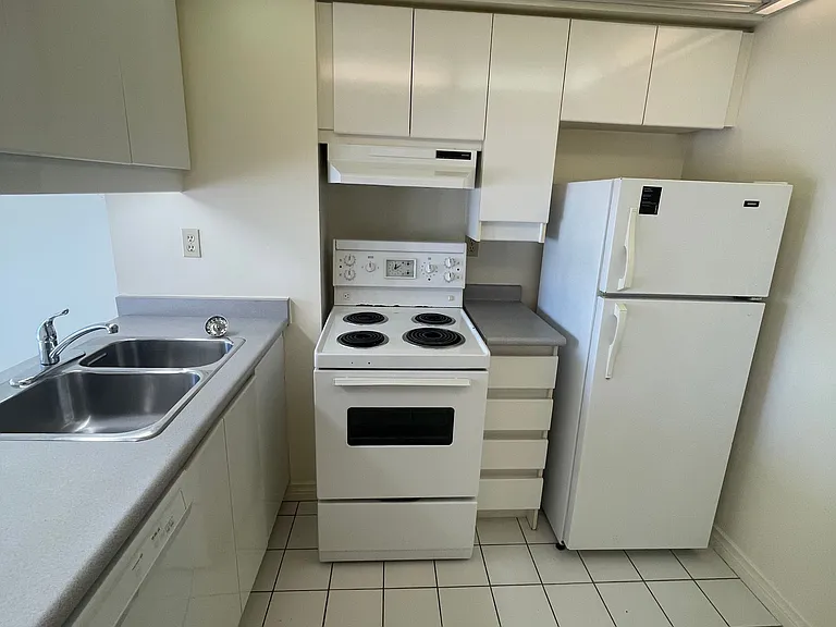 736 Bay St #1809 — Photo 4