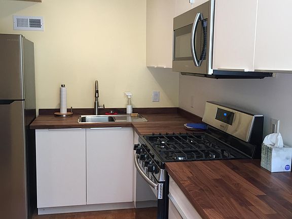 3rd image of 2281 Fleetwood Dr