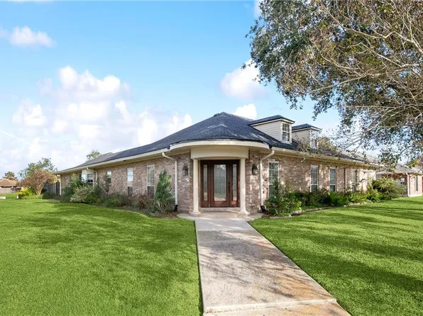 5741 Foxcroft Dr, New Orleans, LA 70128