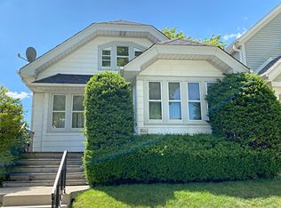 2165 S 68th St, West Allis, WI 53219