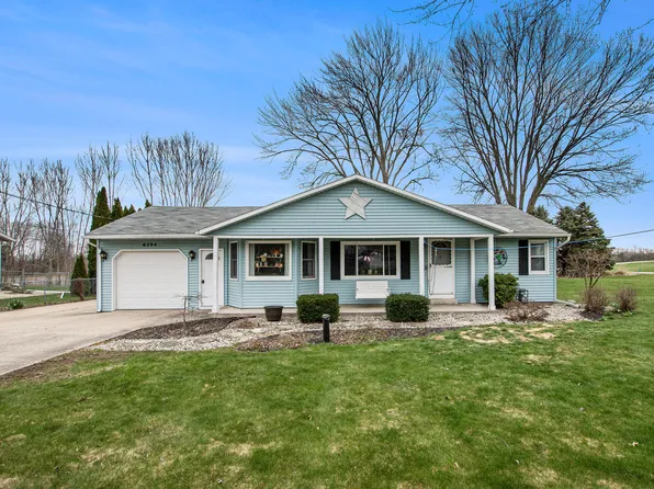 6294 Prairie Ave, Zeeland, MI 49464
