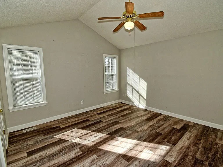 239 Tillamook Dr — Photo 24