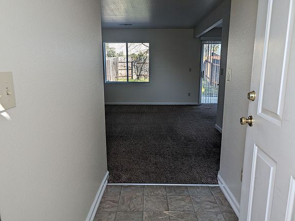 3rd image of 1100 Burton Dr APT 4