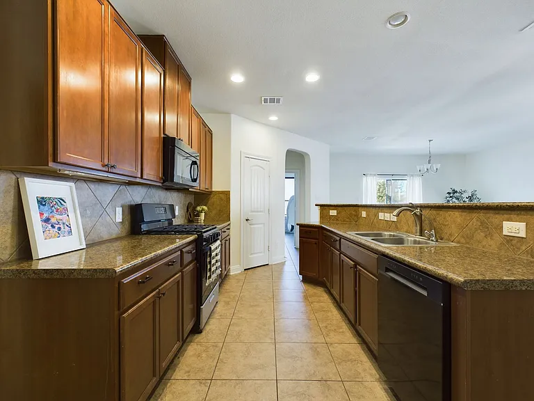 12013 Oaklynn Ct — Photo 10