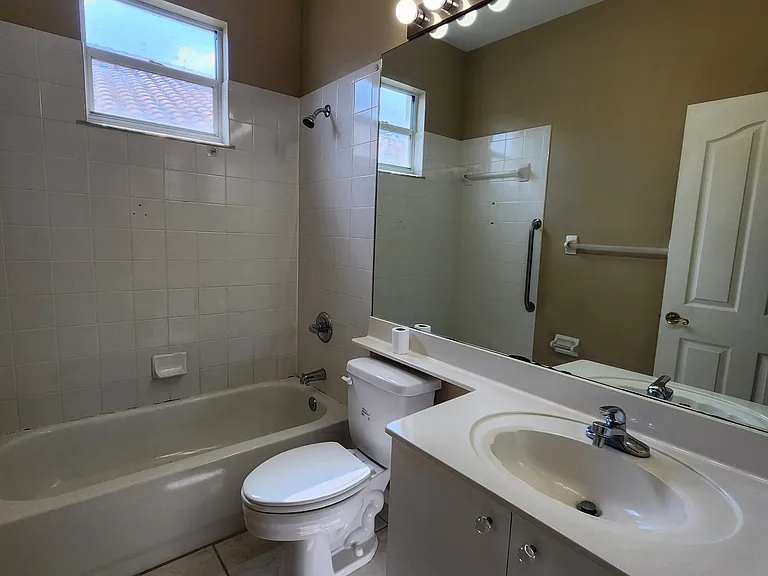 11082 Lakeland Cir — Photo 19