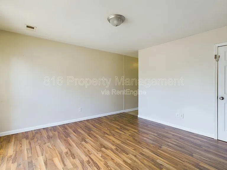 19032 E Swope Trl — Photo 2