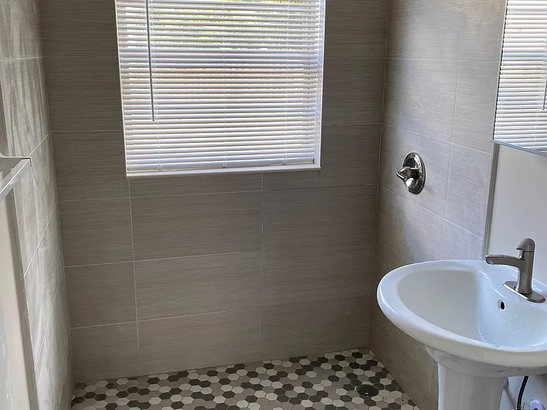 2325 N 25th Ave — Photo 17