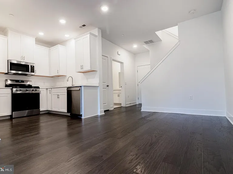 215 Lewis Fisher Dr #DR — Photo 9