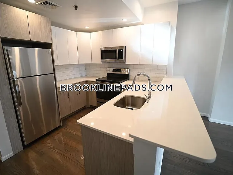 1414 Beacon St #3F — Photo 1