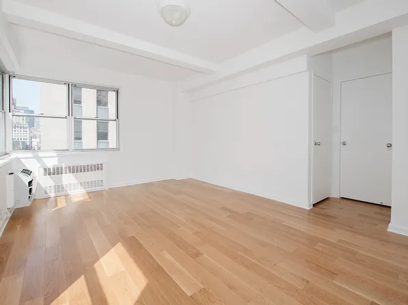 7 Lexington Avenue image 6 of 9