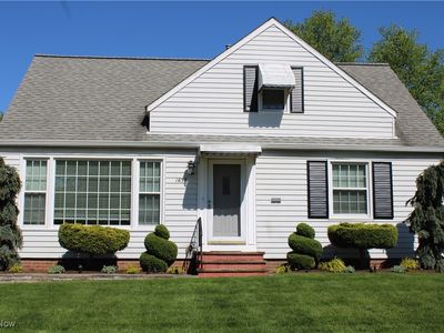 1657 Hawthorne Dr, Mayfield Heights, OH, 44124