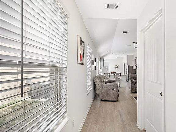 5th image of 25706 Bottlebrush Sedge St