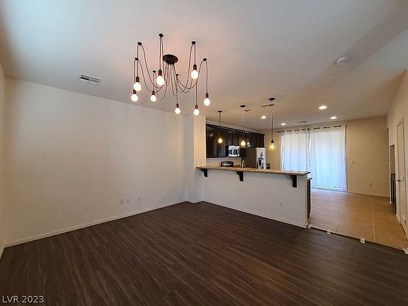 5th image of 9382 Stock St #0