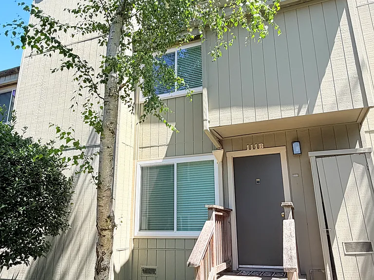 111B Ascot Ct — Photo 1