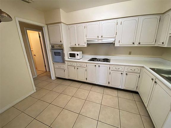 5th image of 530 N Alexander St