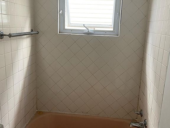 2nd image of 427 S River St #1