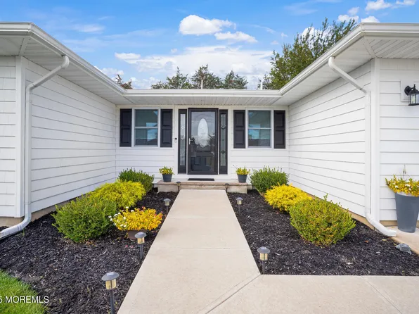 24 Maracaibo Place, Toms River, NJ 08757