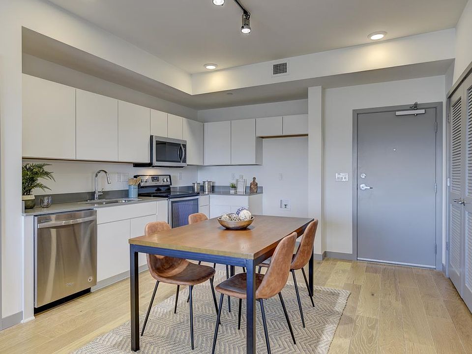 1st image of 400 Herron Dr APT 313