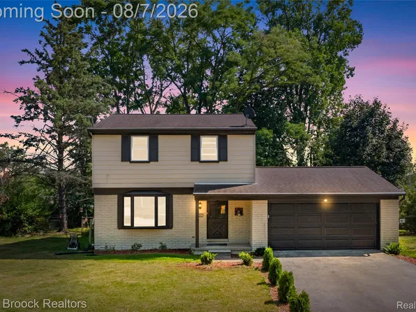 1874 Hopkins Dr, Wixom, MI 48393