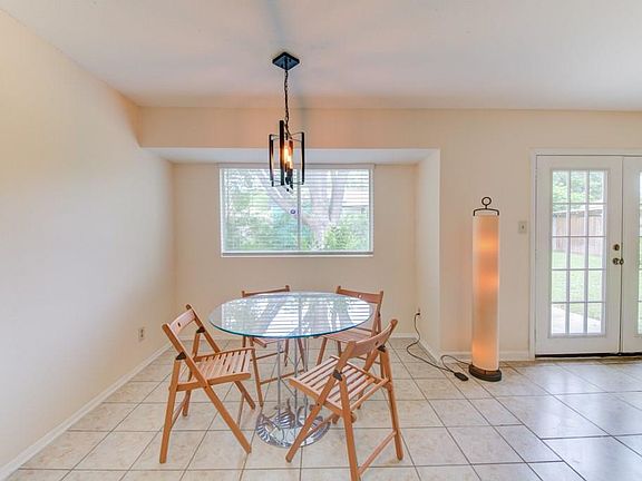 4th image of 2912 Dillionhill Dr