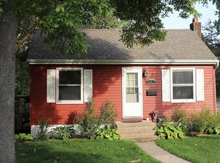1930 Carl St, Lauderdale, MN 55113