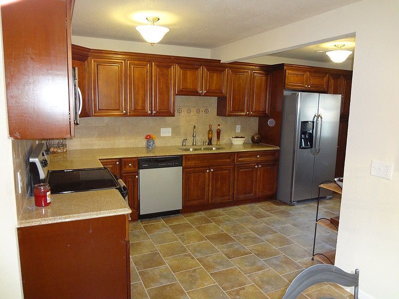 1st image of 1001 Warfield Dr