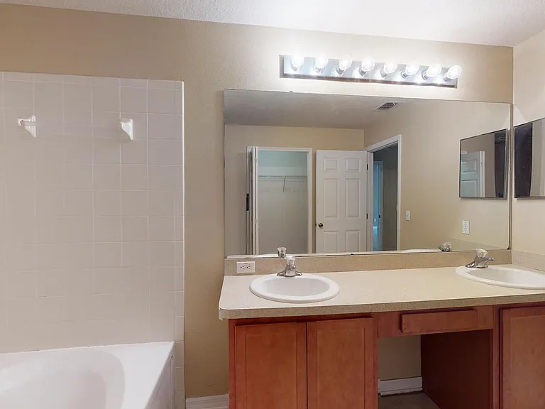 57 Pine Dr — Photo 32